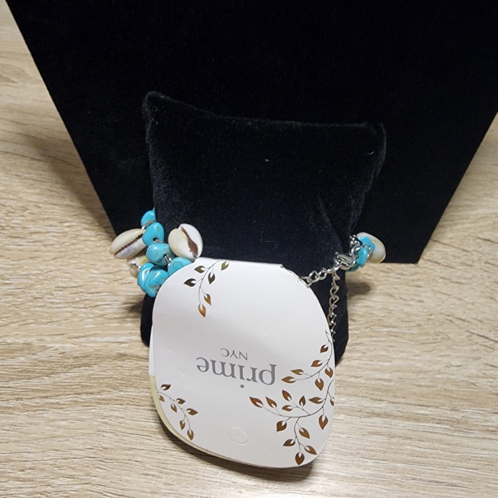 Turquoise and Shell Bracelet - Picture 4 of 4